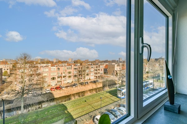 Medium property photo - Ladogameerhof 165, 1060 RE Amsterdam